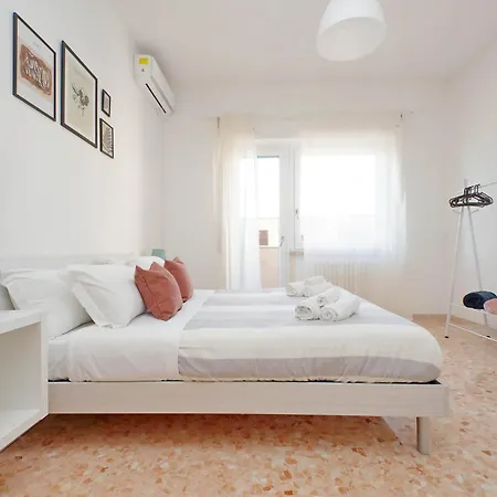 Appartement Ampio Con Ottimi Collegamenti Per Roma & Aeroporto