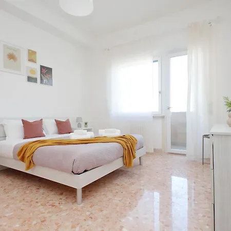 Elegante E Comodo - A Pochi Minuti Dall'aeroporto 公寓 菲乌米奇诺