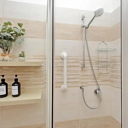 Elegante E Comodo - A Pochi Minuti Dall'aeroporto