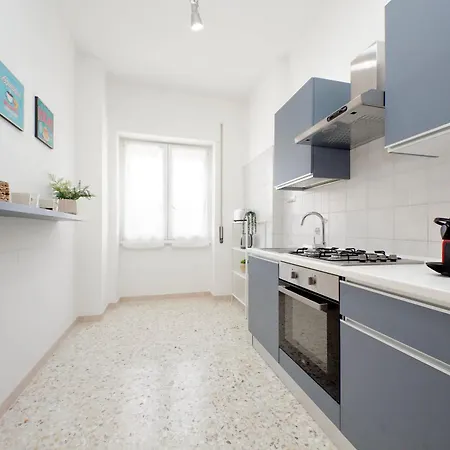 Appartement Ampio Con Ottimi Collegamenti Per Roma & Aeroporto Fiumicino