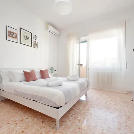 Appartement Ampio Con Ottimi Collegamenti Per Roma & Aeroporto